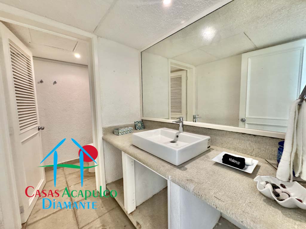 Villas Princess I Villa 8 - Baño de visitas 1